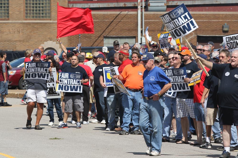 Steelworkers rally at ArcelorMittal